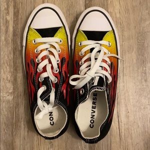Converse chuck Taylor flames sz5 boys worn 1 time